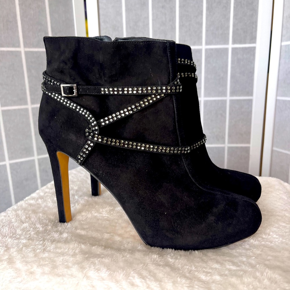 Vince Camuto Black Suede Leather Stiletto Ankle Booties, Sz 10 - Picture 2 of 5